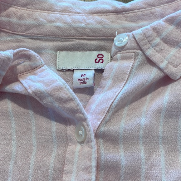 3/$15🔴 SO Medium Pink and White Striped Blouse ties up buttons up long sleeve - Picture 8 of 9